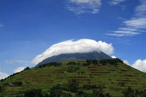 Muhavura1-1775648150168.jpg