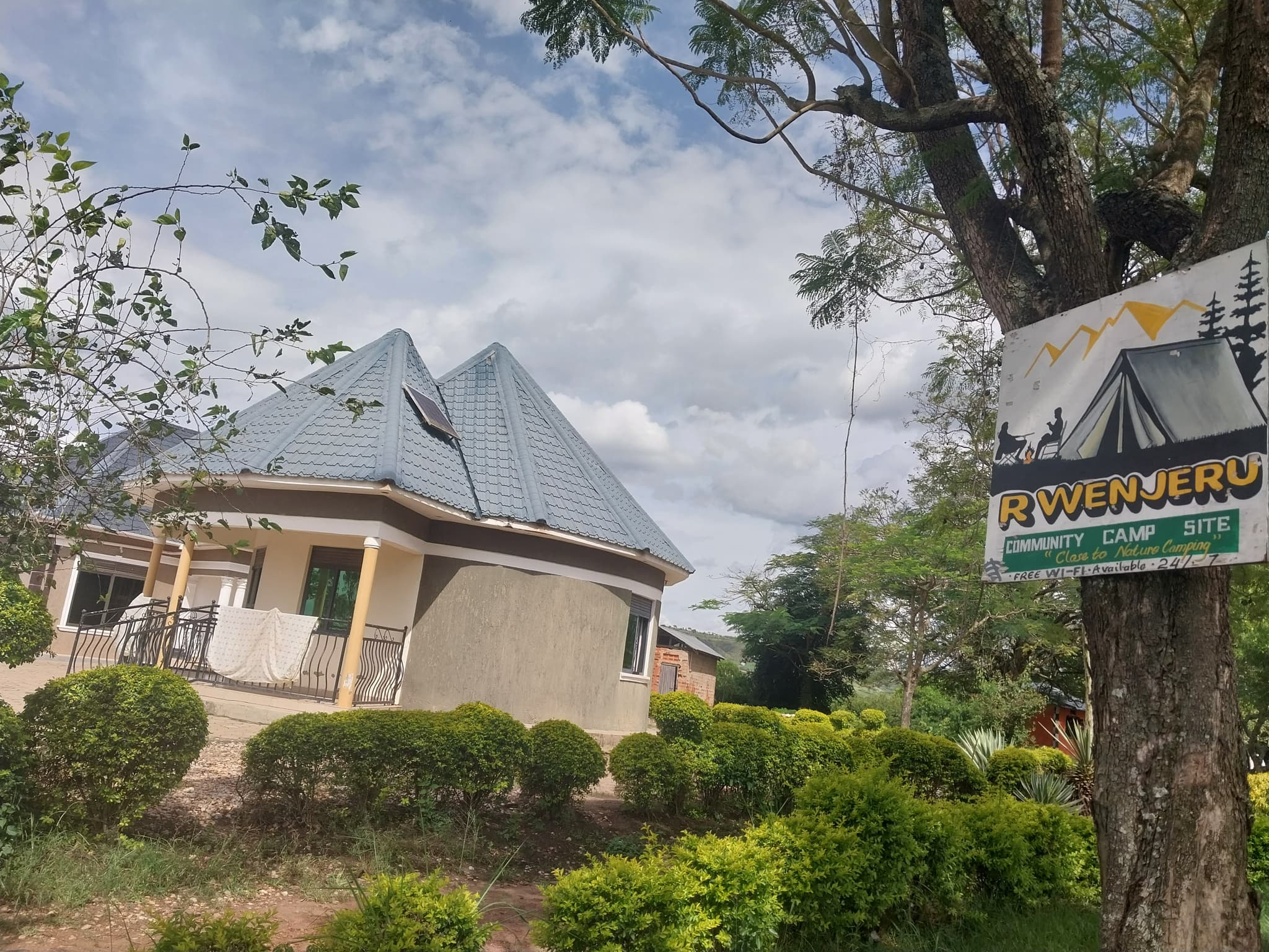 Rwenjeru-Community-Campsite-Accomodation-2--1779181361417.jpg