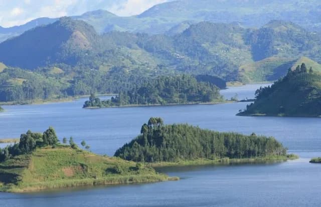 Lake Mutanda and Batwa Cultural Experience at Kisoro Volcanic Coffee Farm Stay (3)-1761404110455.webp